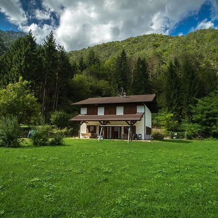 Appartement Casa Al Portico à Pieve Di Ledro Extérieur photo