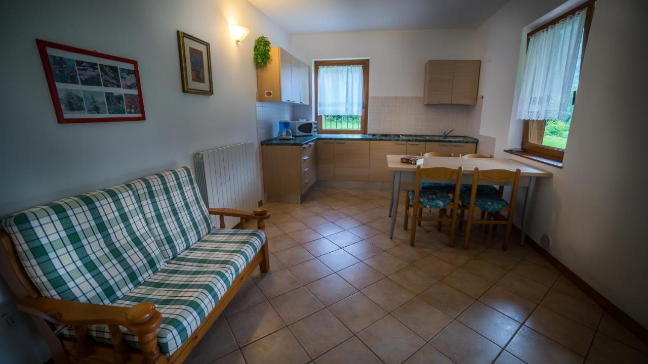 Appartement Casa Al Portico à Pieve Di Ledro Extérieur photo