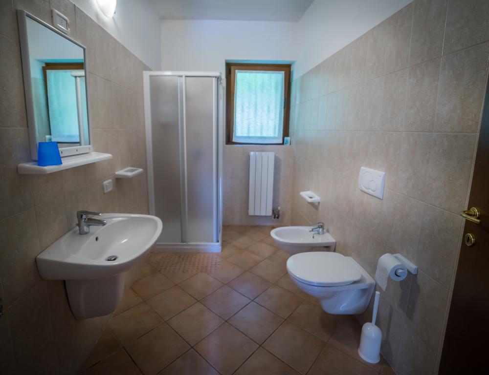 Appartement Casa Al Portico à Pieve Di Ledro Extérieur photo